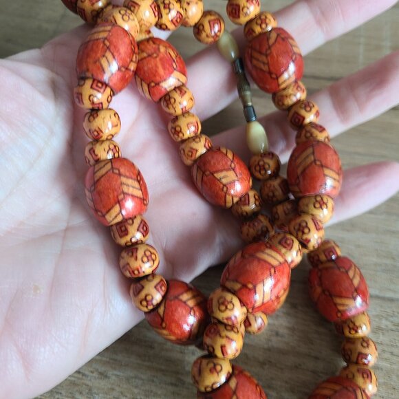 African wooden hand painted beads necklace. - Picture 4 of 7